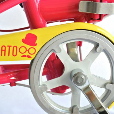 Safety considerations: – derailer protection bar – enclosed wheel guard – front & rear mudguards